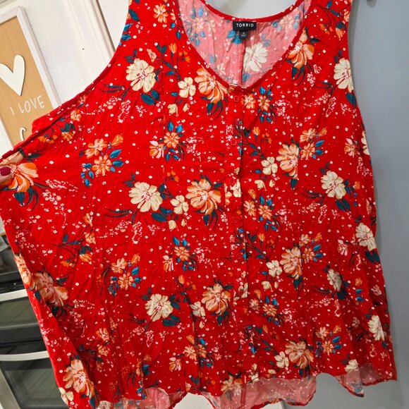Torrid Women’s 5X Red Floral Tank Top Blouse Sleeveless Button Front Lightweight - Picture 5 of 11